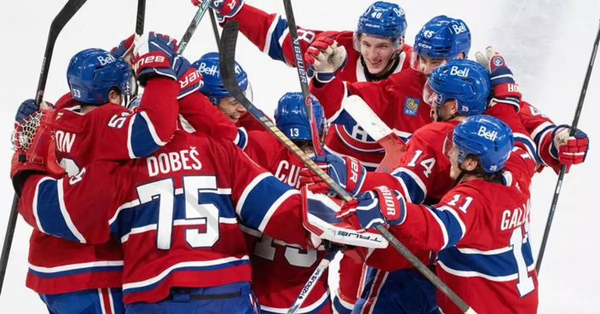 Caufield scores tying and winning goals in the Canadiens' 3-2 OT victory over the Predators