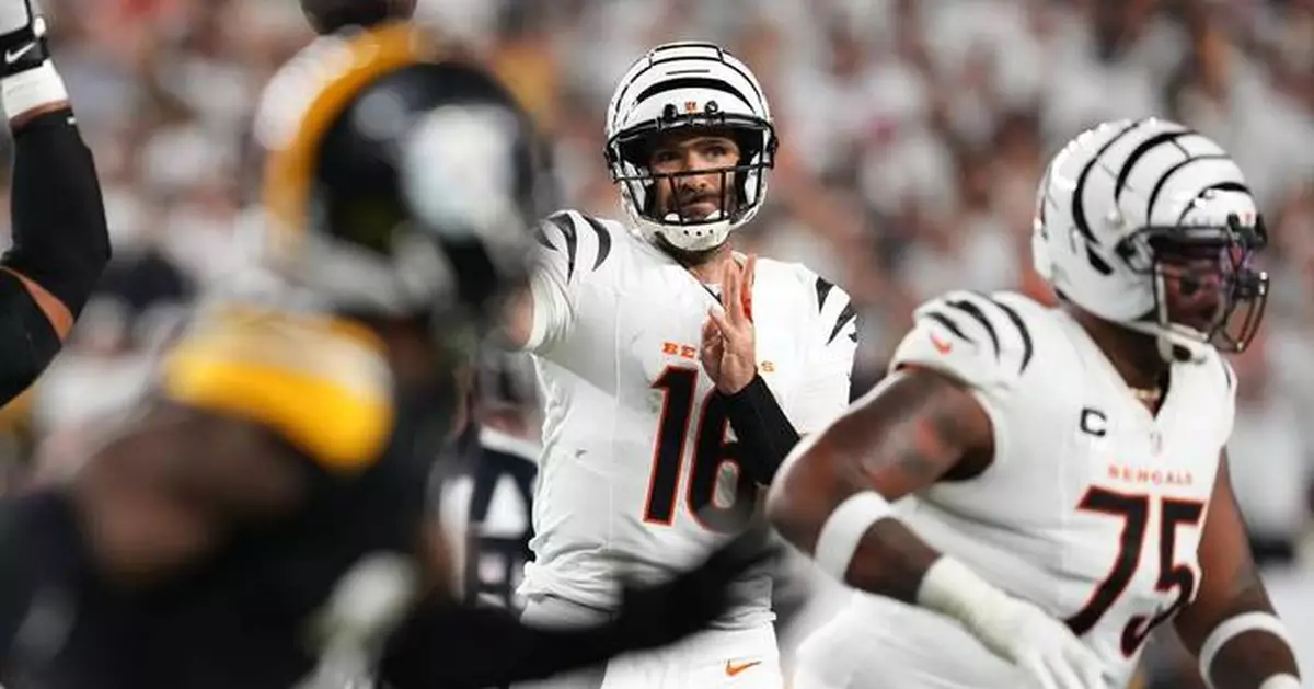 Flacco rallies Bengals past Rodgers and Steelers 33-31 in battle of 40-year-old QBs