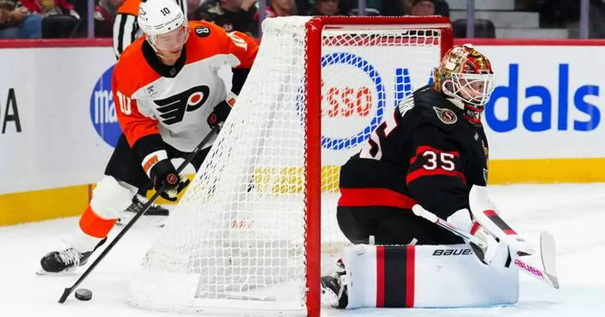 Linus Ullmark makes 22 saves in the Senators' 2-1 victory over the Flyers