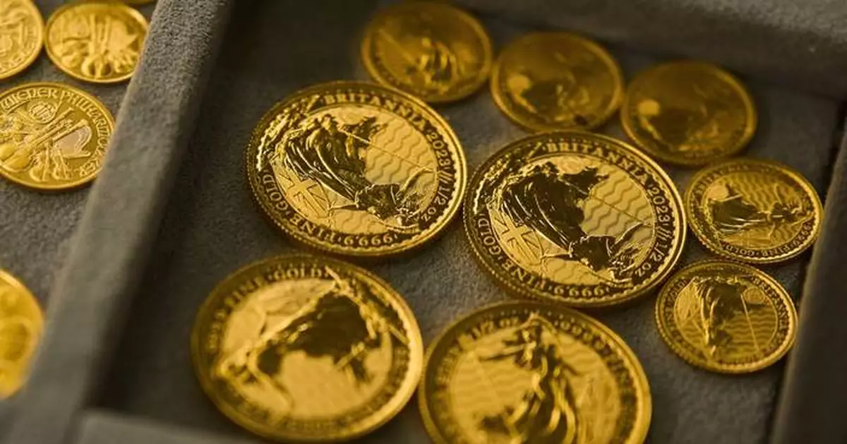 Gold prices soar to new records amid US government shutdown