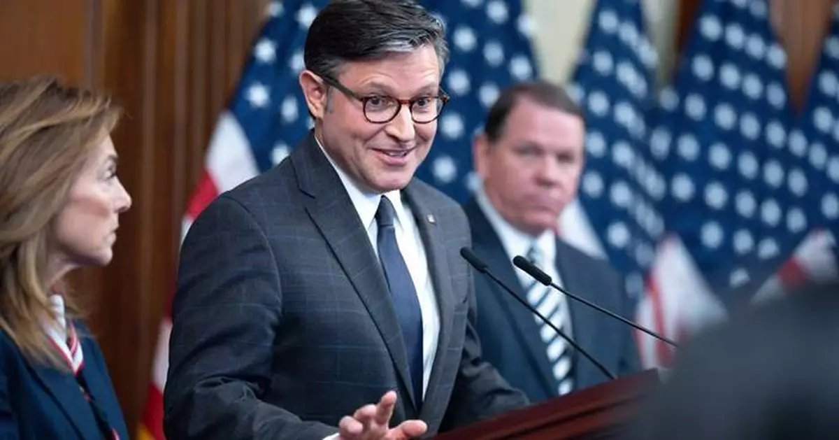 Senate rejects bills to pay federal workers during government shutdown