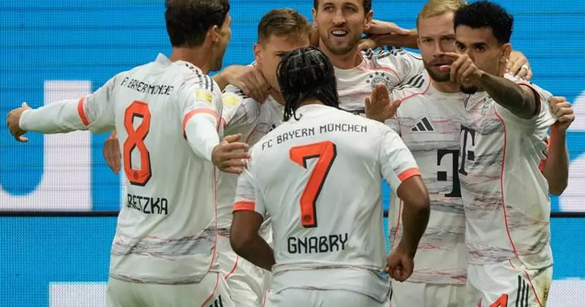 Luis Díaz scores after 15 seconds for Bayern against Frankfurt
