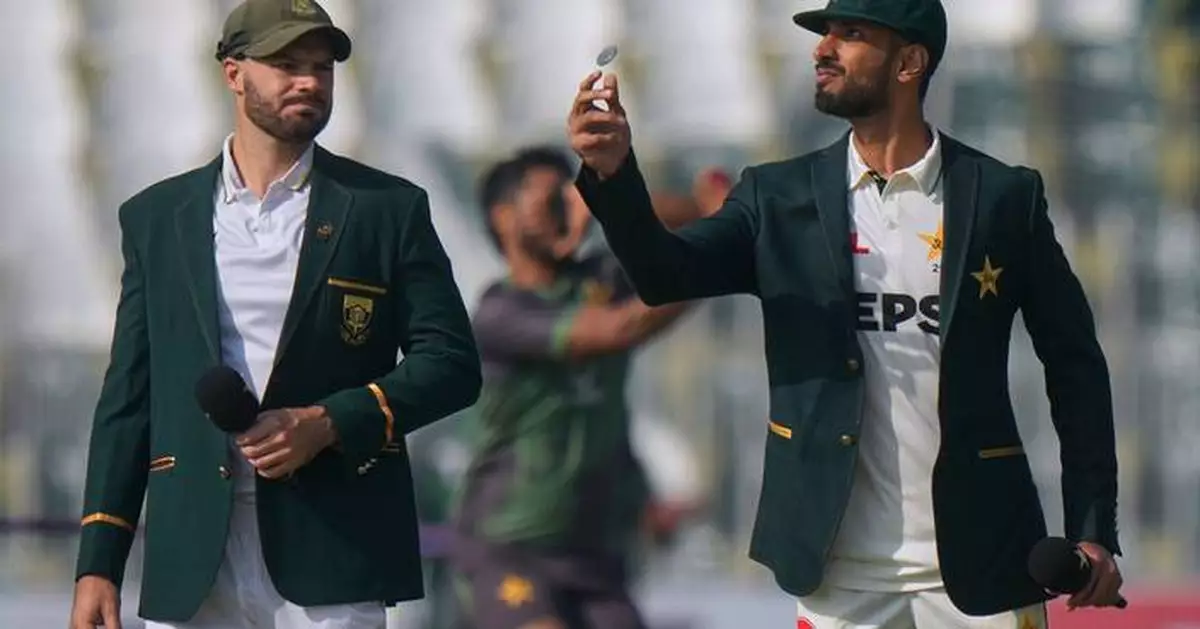 Maharaj returns for South Africa. Pakistan wins toss and elects to bat in 2nd cricket test
