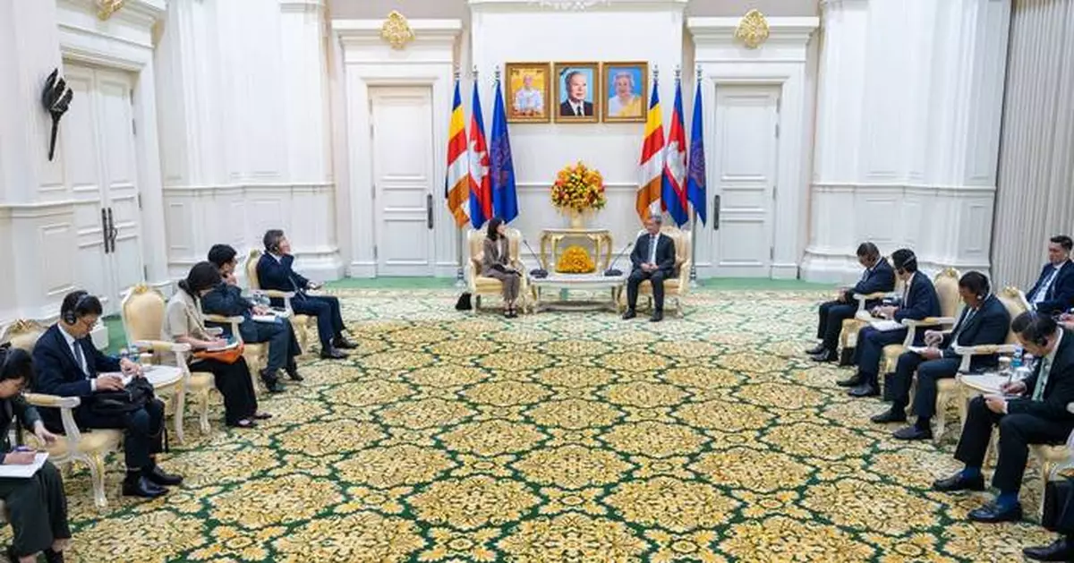 Koreans linked to alleged online scams in Cambodia arrive home to face inquiries