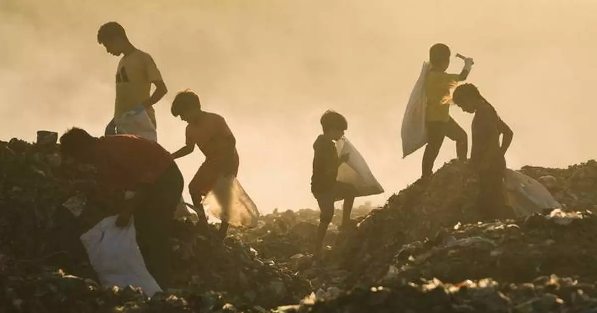 Israel orders Palestinians to leave Gaza City, saying those who stay will be considered militants