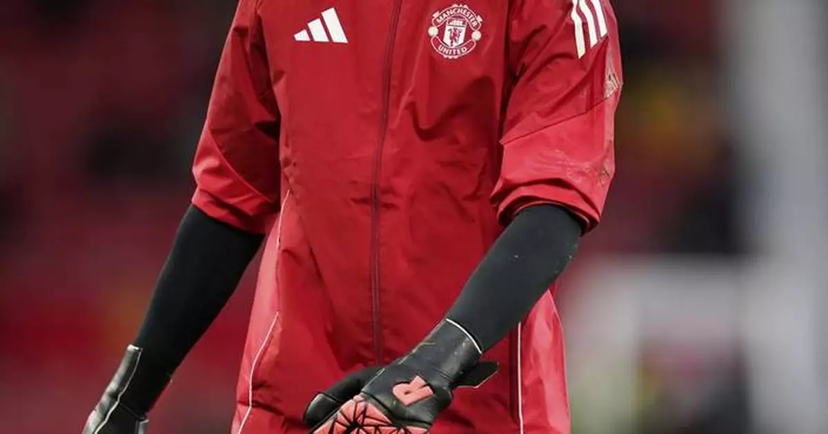 New goalie Lammens keeps clean sheet in Man United win