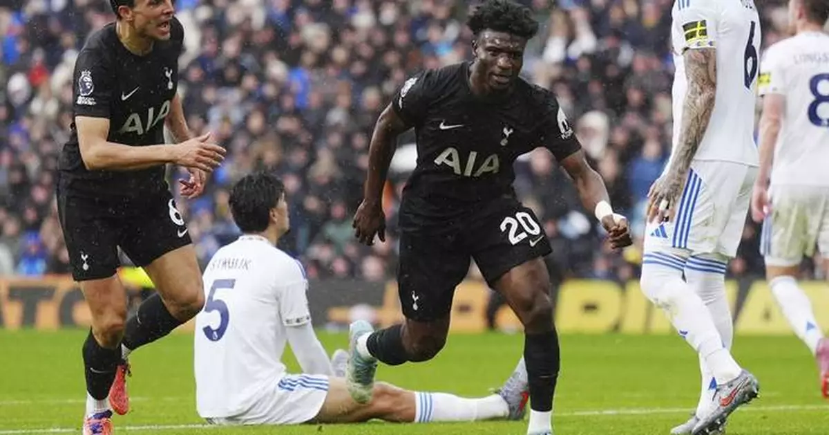 Chelsea beats Liverpool after late Estevao goal and Arsenal tops the Premier League