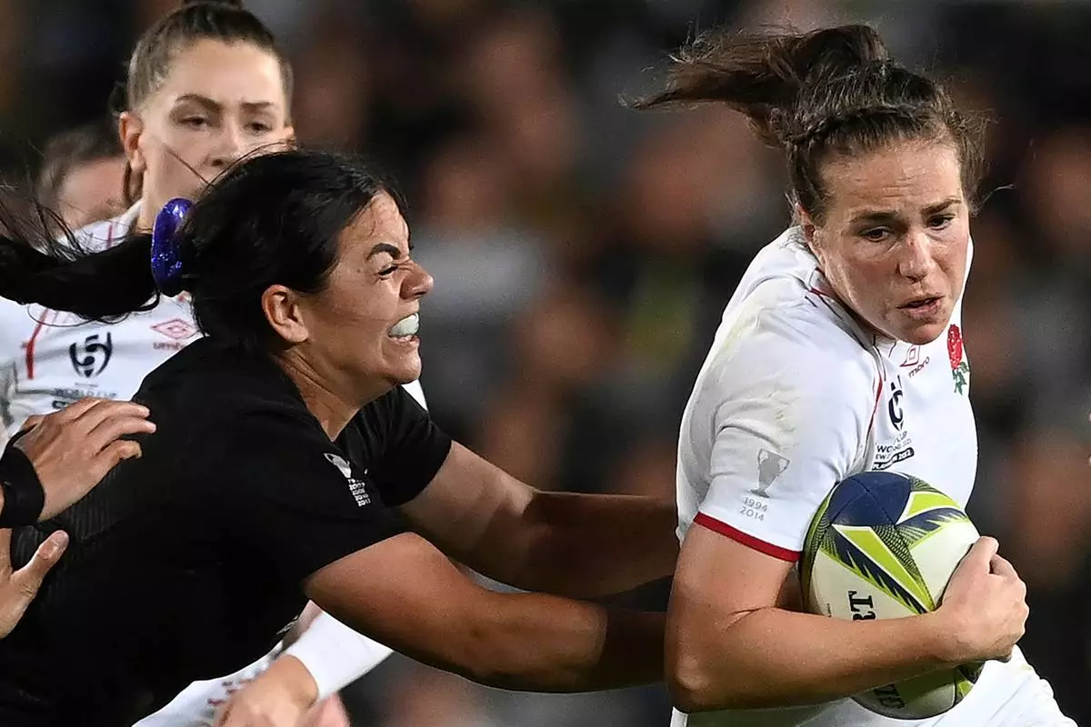 Emily Scarratt, a 2-time World Cup winner with England, retires from rugby