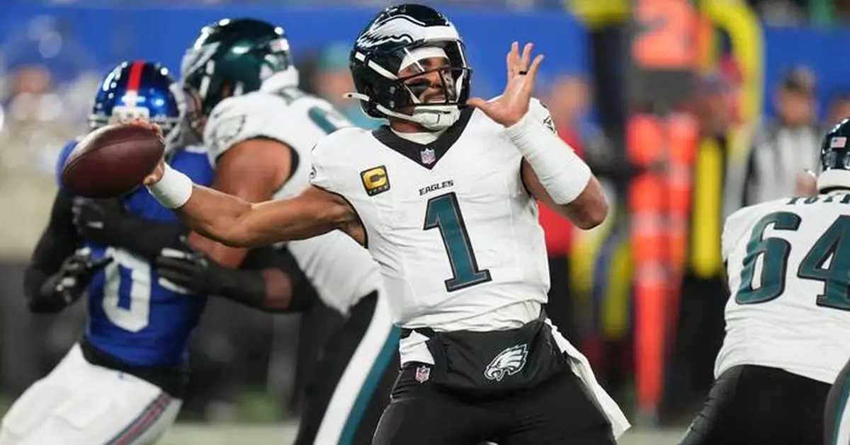 Jalen Hurts throws an interception among mistakes that lead to the Eagles' 2nd consecutive loss