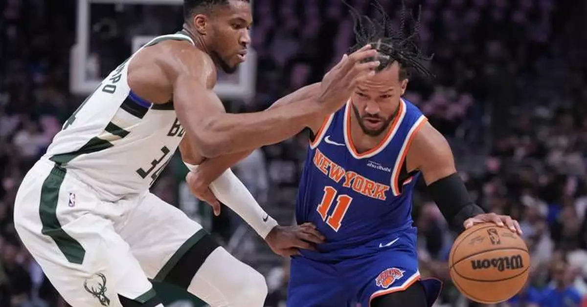 Antetokounmpo scores 37, Rollins adds 25 in Bucks' 121-111 victory over Knicks