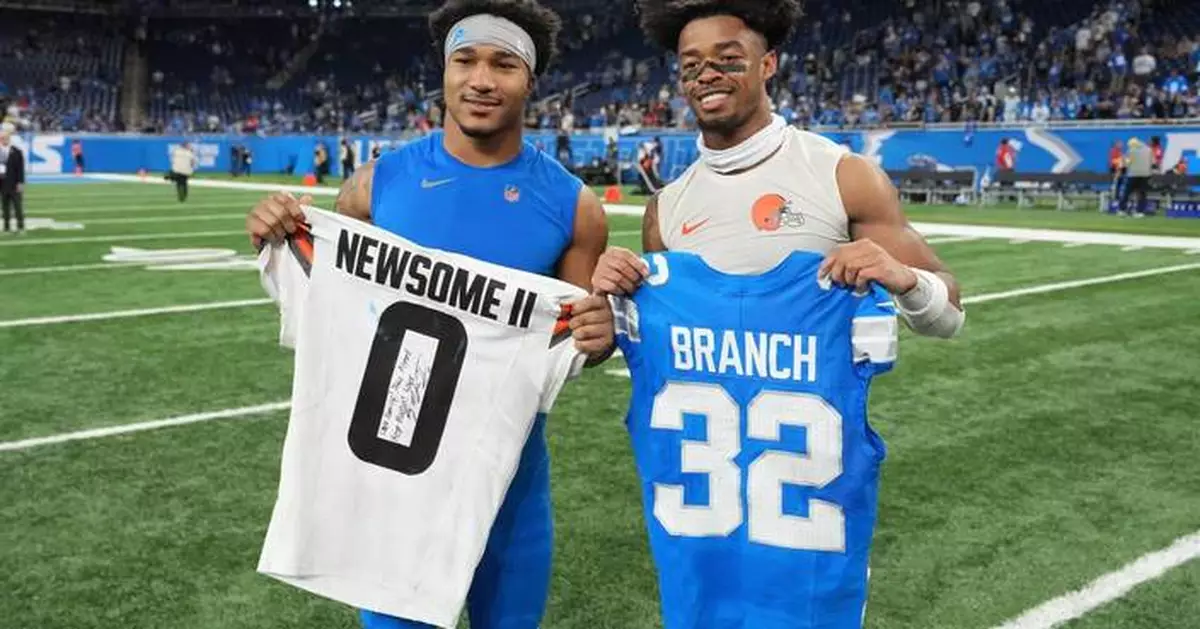 Conklin and Newsome II active for Browns vs Vikings in London