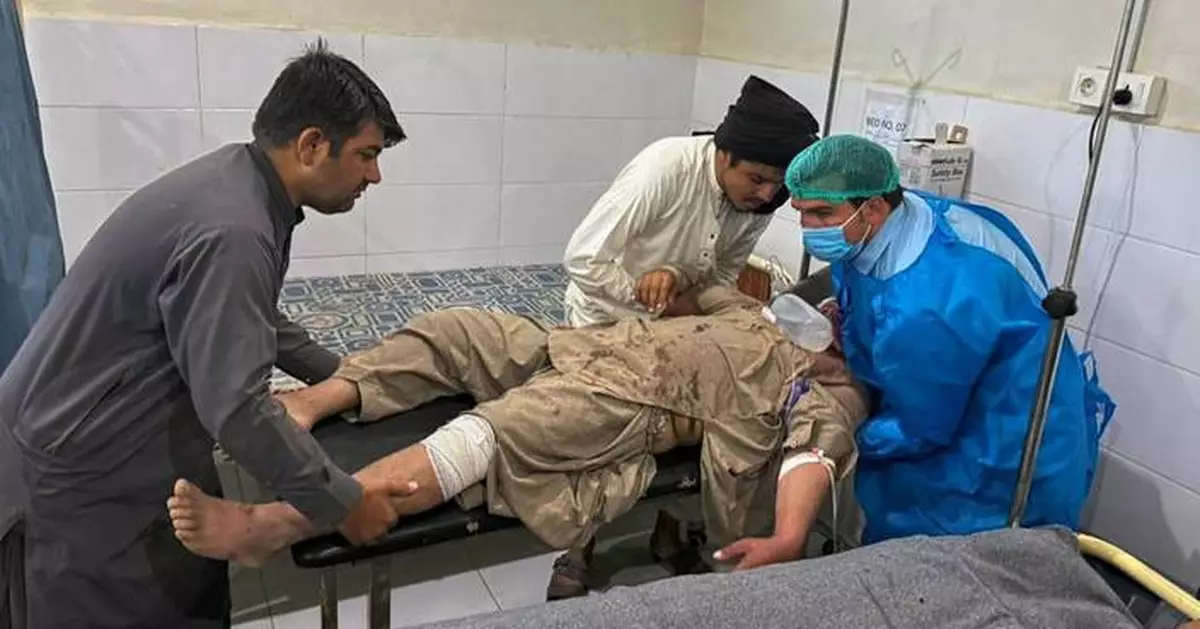 Pakistan and Afghanistan announce ceasefire after deadliest clashes in years