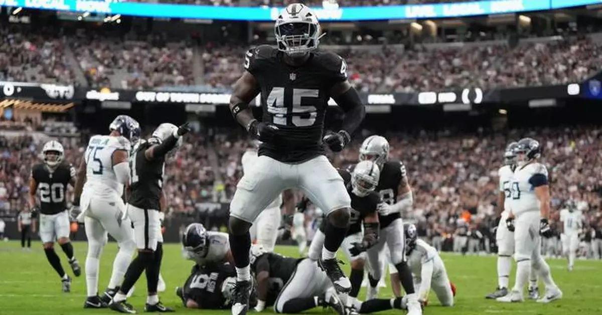 Veteran linebacker Devin White leads Raiders' defense with huge stat line in win over Titans