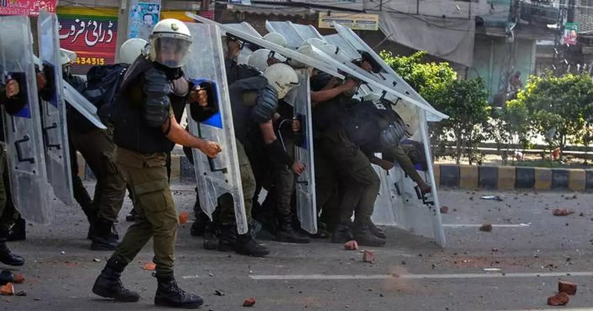 Arrests at pro-Palestinian protest after violence flares in Pakistan's eastern city of Lahore