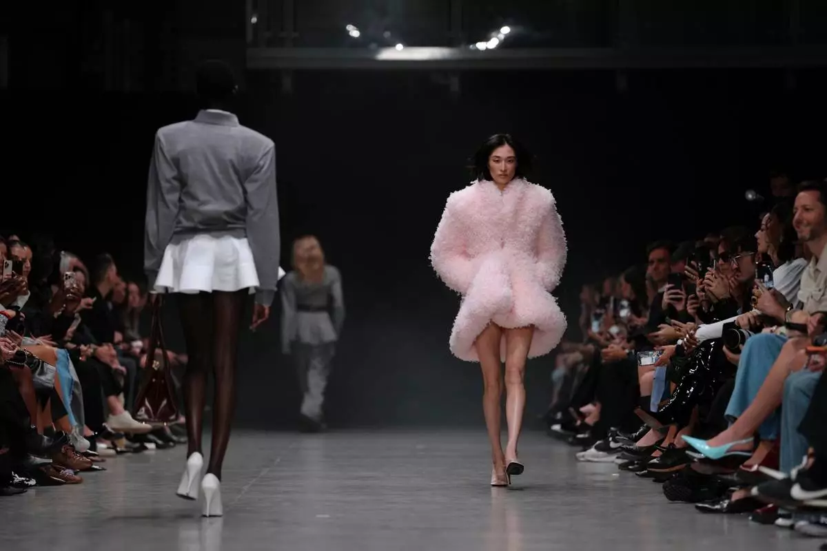 A model wears a creation as part of the Stella McCartney Spring/Summer 2026 collection presented in Paris, Tuesday, Sept. 30, 2025. (AP Photo/Aurelien Morissard)