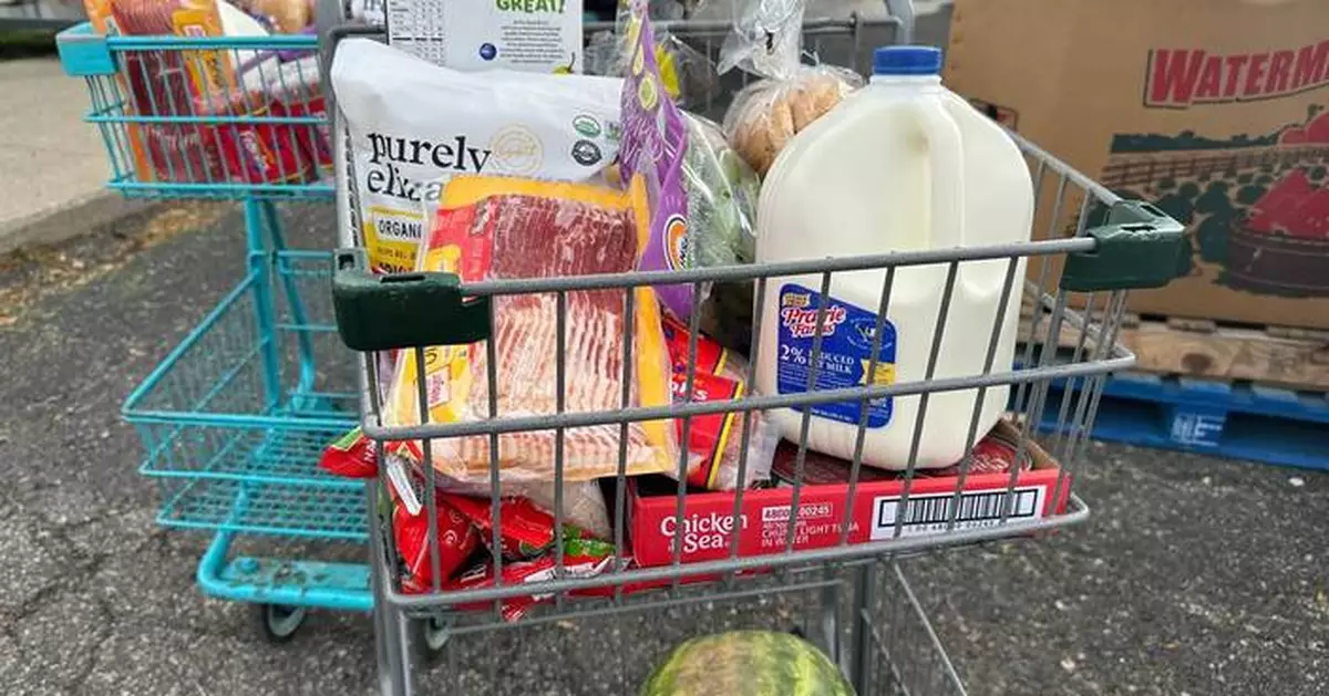 Trump administration won't tap contingency fund to keep food aid flowing, memo says