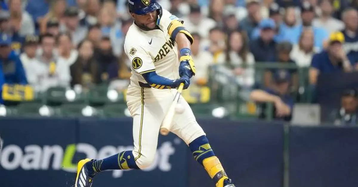 Brewers outfielder Jackson Chourio hops off field with hamstring cramp in Game 3 of NLCS