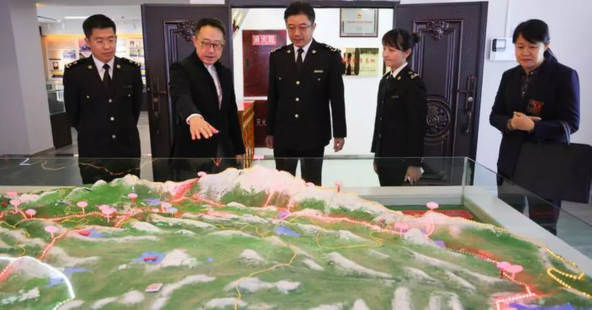 Customs Commissioner Chan Tsz-tat Visits Lhasa, Strengthens Hong Kong-Xizang Trade and Cooperation