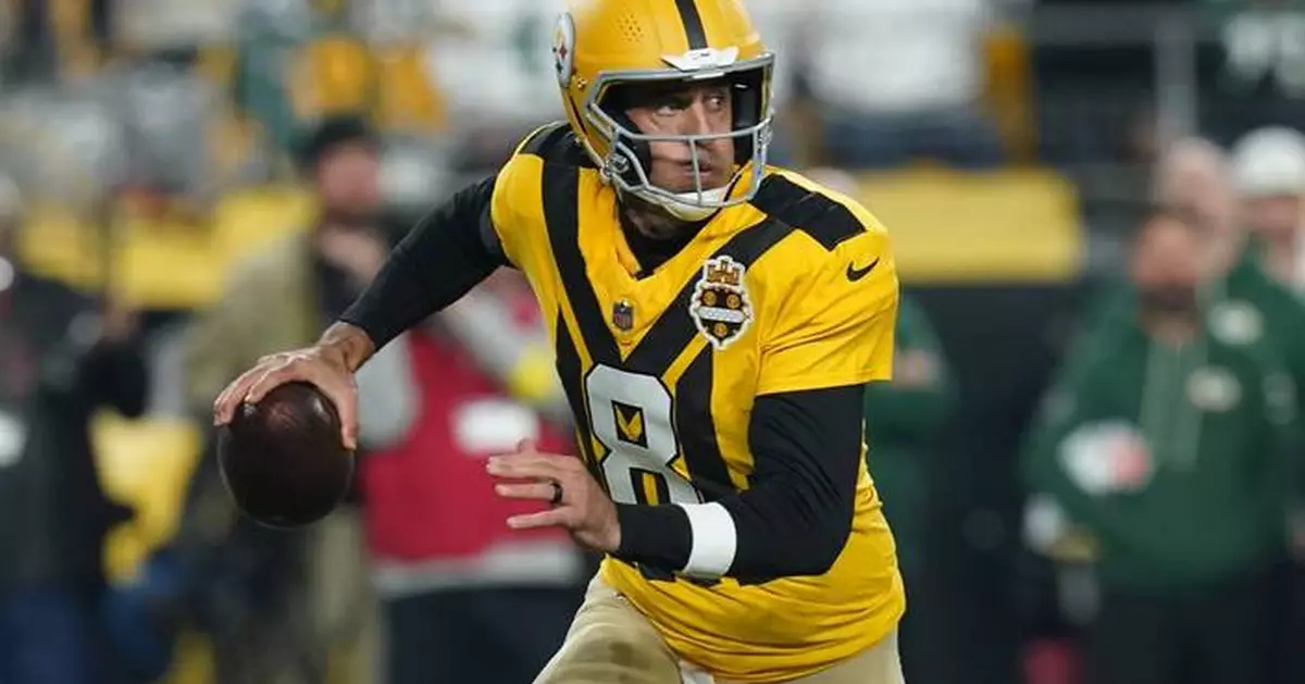 Yes, those really are the Steelers out there against the Packers. Even if it doesn't look like it