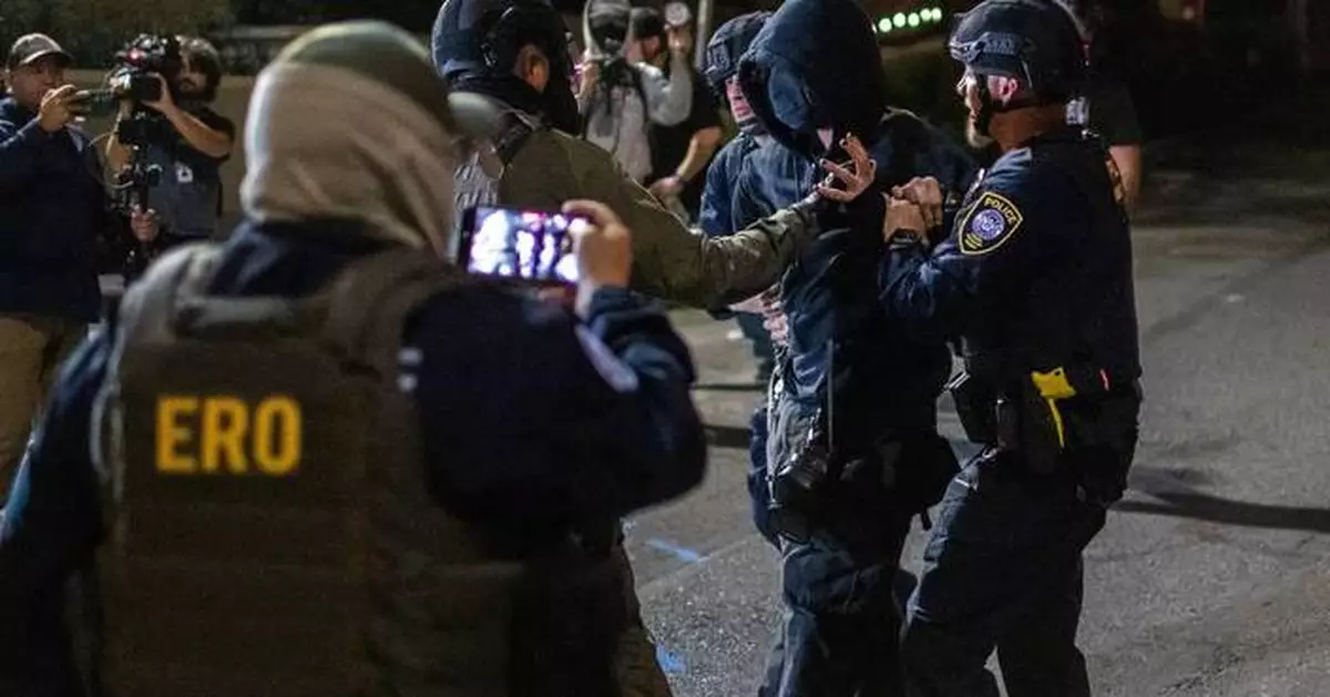 Judge blocks National Guard deployment in Illinois for 2 weeks