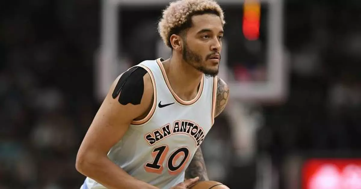 Spurs forward Jeremy Sochan to miss season opener against Mavericks with sprained left wrist
