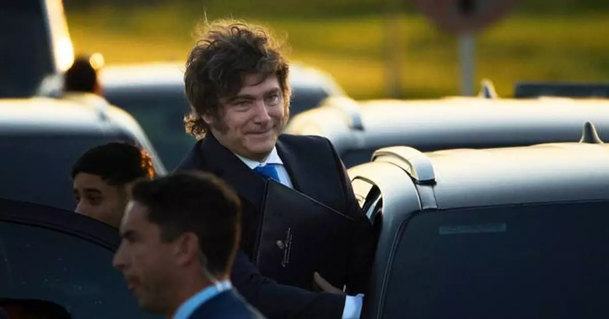 Trump threatens to pull support for Argentina if its politics move leftward