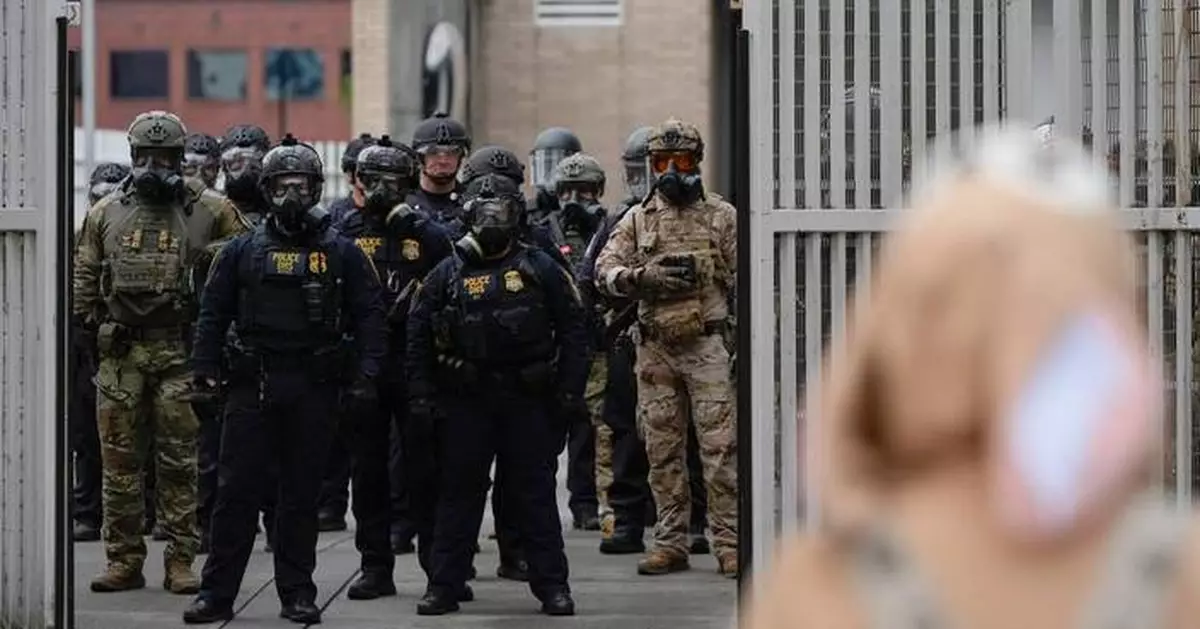 US appeals court says Trump can take command of Oregon troops though deployment blocked for now