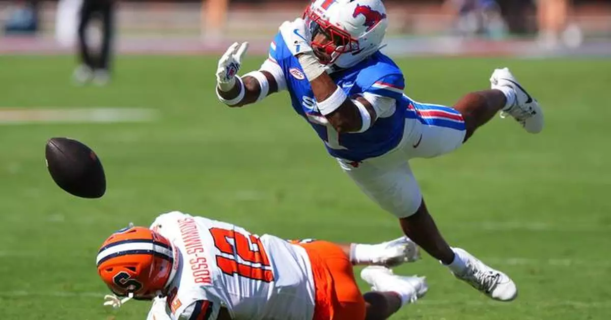 Kevin Jennings passes for career-high 4 TDs, as SMU beats Syracuse 31-18