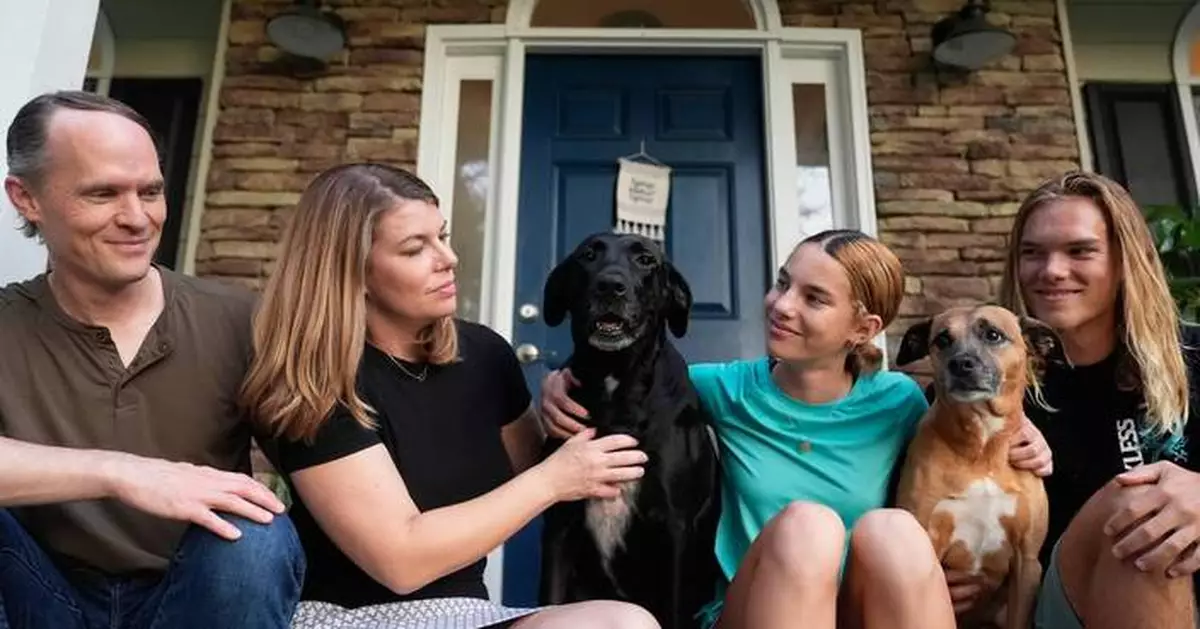 Losing a family pet gives parents a chance to teach children about death and grieving