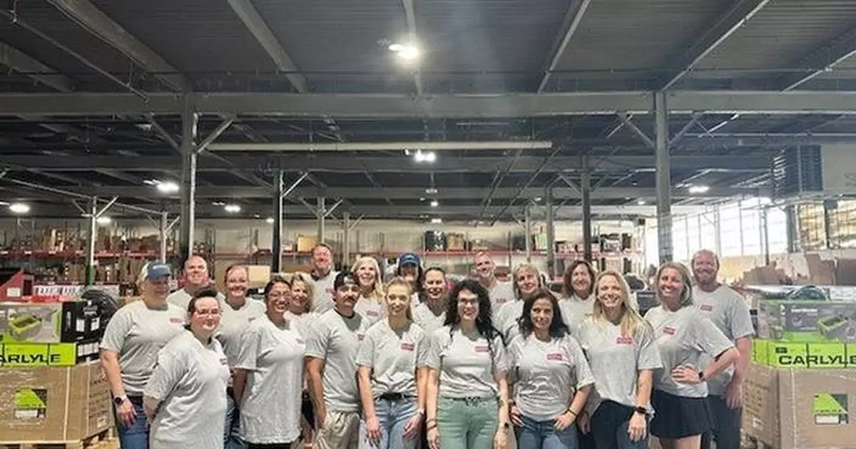 TOPDON US Donates ArtiDiag800 Scan Tool to Women in Auto Care Scholarship Recipients