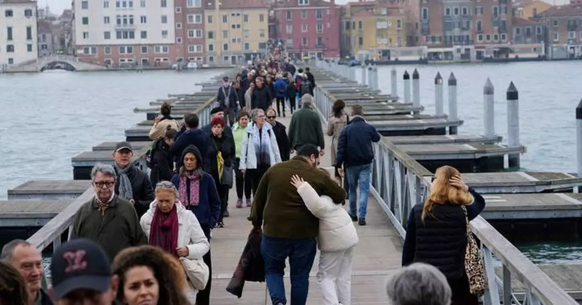 Venice revives a quarter-mile floating bridge to island cemetery for All Souls' Day mourners