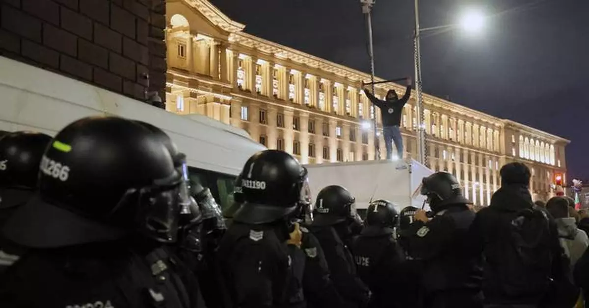 Bulgaria withdraws 2026 budget proposal following street protests