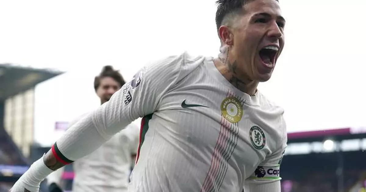 Liverpool and Man City lose again to boost Arsenal's Premier League title pursuit