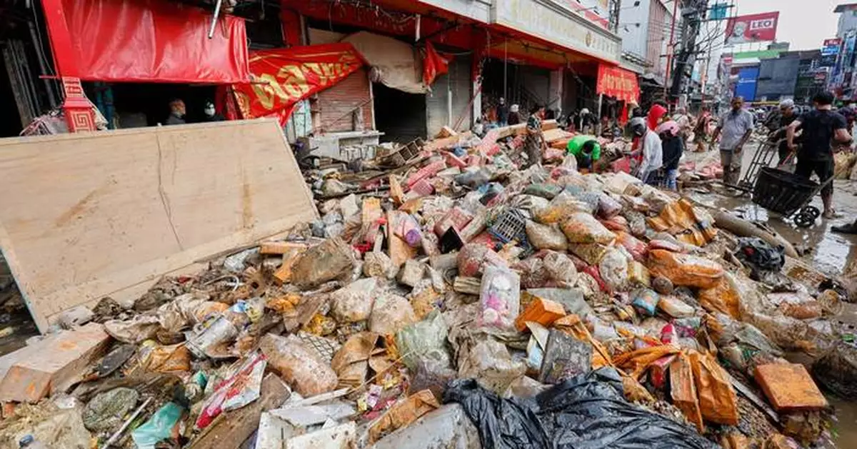 Thai prime minister acknowledges flood response failures as death toll rises to 162