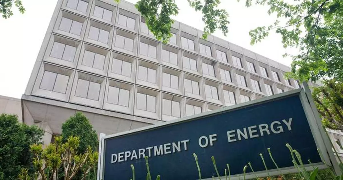 Trump signs executive order for AI project called Genesis Mission to boost scientific discoveries