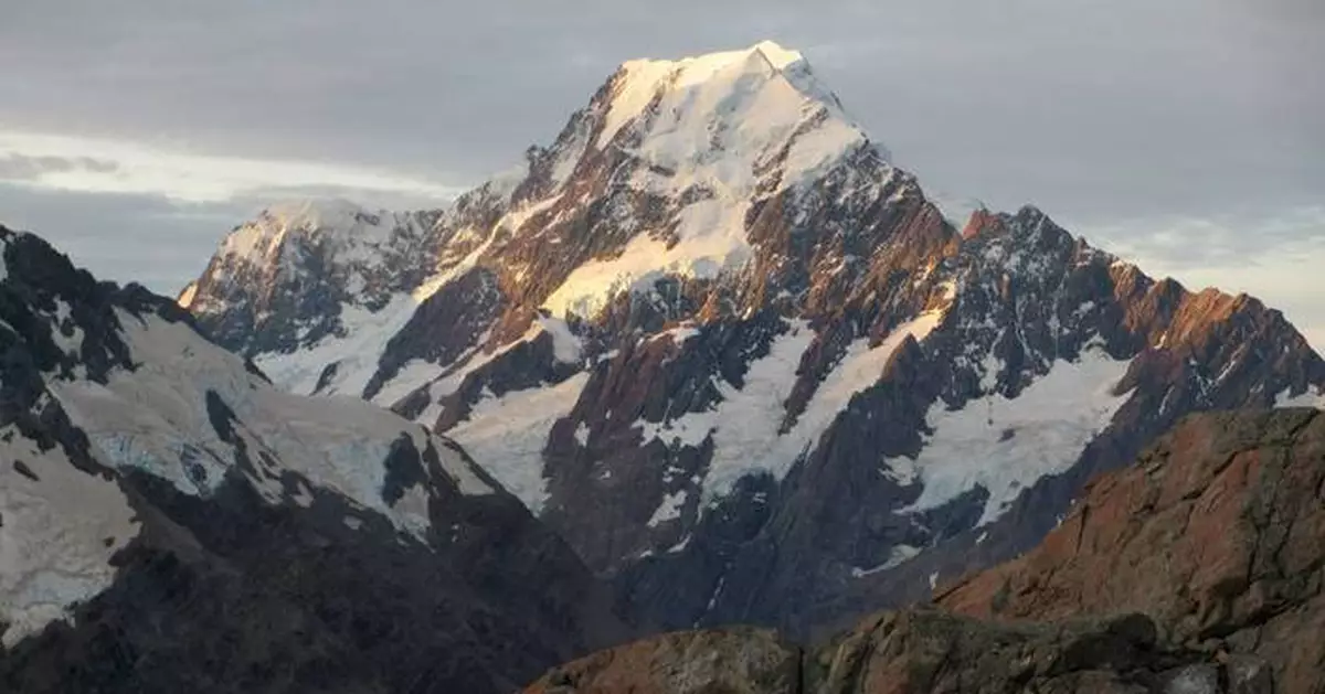 US climber among 2 killed in fall on New Zealand's highest peak