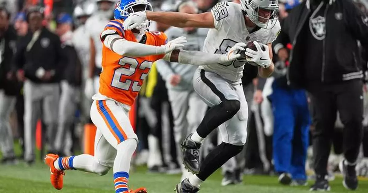 Raiders' offense hits rock bottom after trading receiver Jakobi Meyers