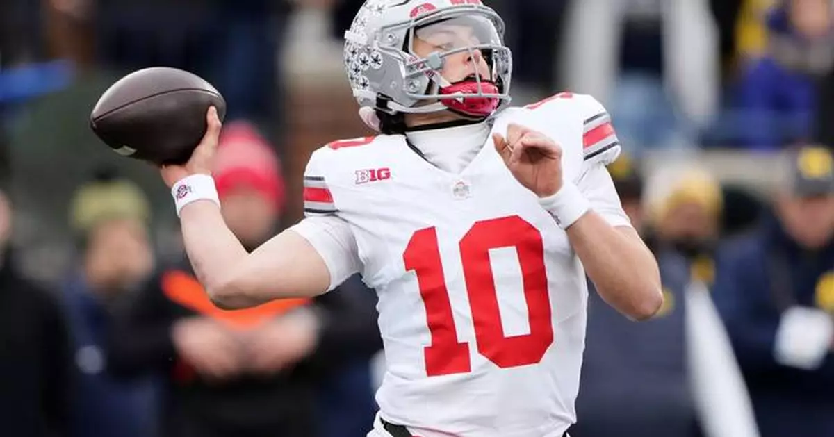 No. 1 Ohio State tops No. 15 Michigan 27-9, will play No. 2 Indiana for B10 title
