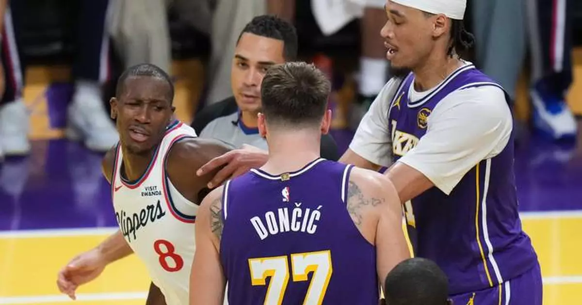 Doncic criticizes the NBA Cup court, but praises Lakers for support in late-game skirmish with Dunn