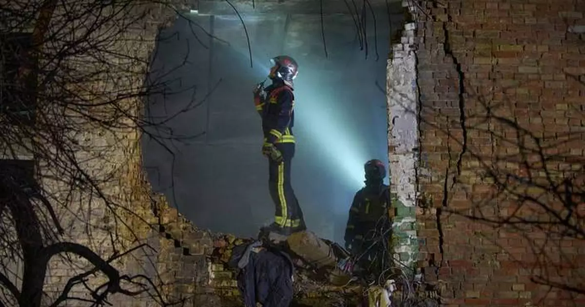 Russian attacks kill 3 as diplomatic efforts to end the war in Ukraine gain momentum