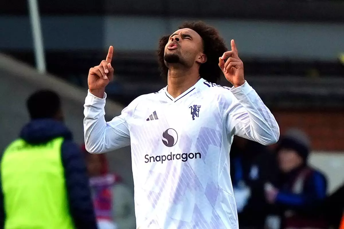 Man United comes back to beat Crystal Palace as Zirkzee stunner ends goal  drought