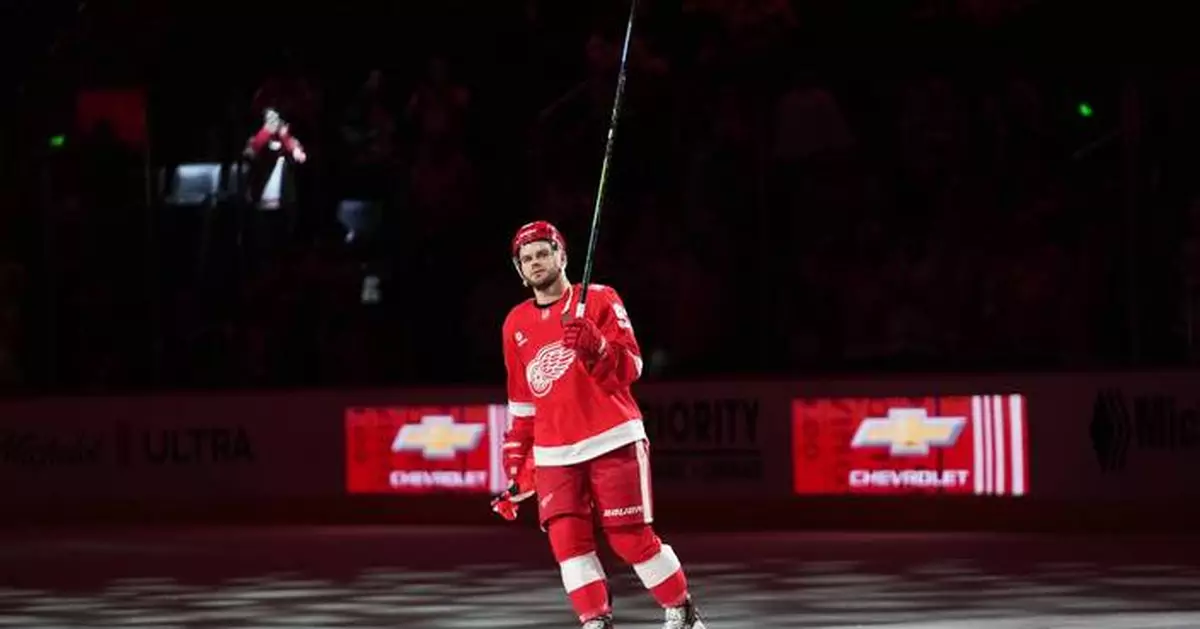 Raymond scores tiebreaking goal in 3rd period as Red Wings beat Rangers 2-1