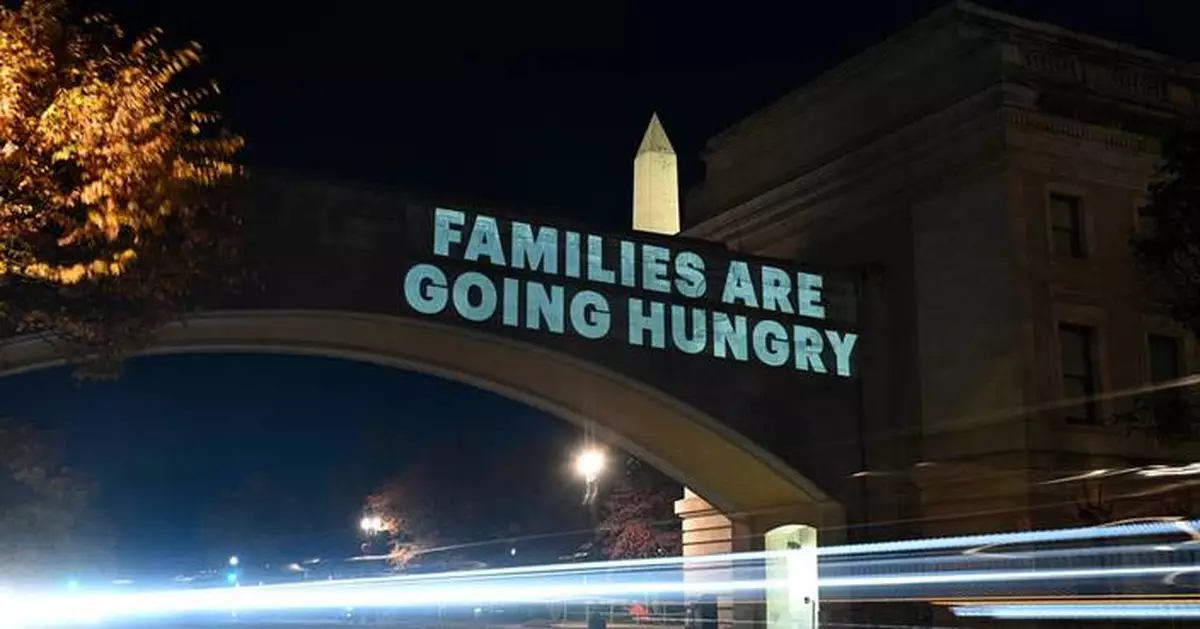 Democrats seize on Trump administration's efforts to fight food stamp payments