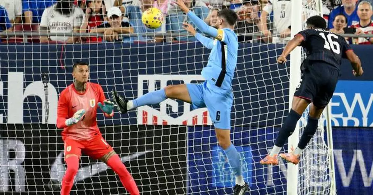 Freeman scores twice as US routs Uruguay 5-1, heads into World Cup year with 5-game unbeaten streak