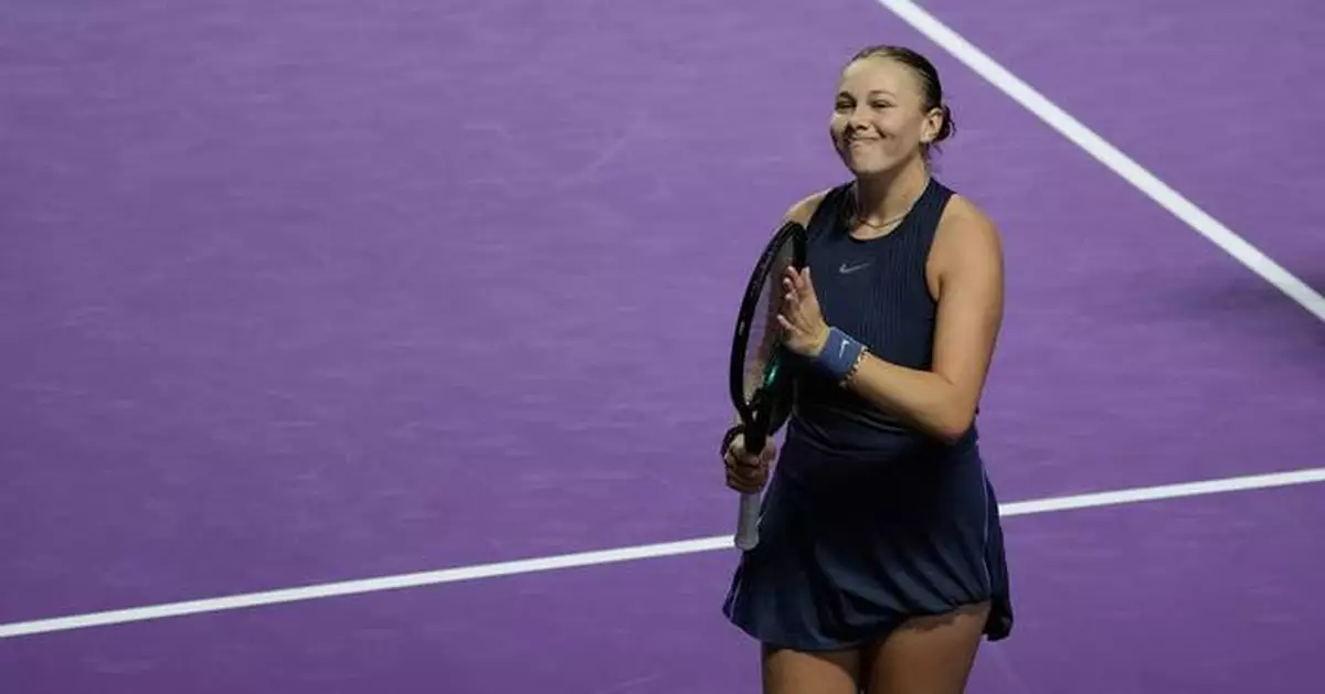 Anisimova beats Swiatek to join Rybakina in last four at WTA Finals