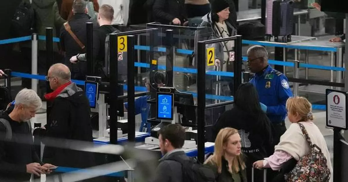 By the Numbers: The government shutdown's toll on air travel in the US