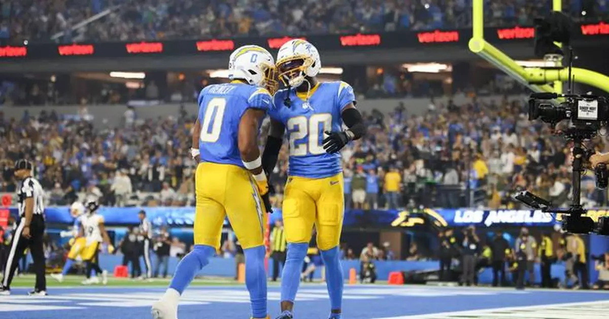 Chargers humble Aaron Rodgers and Steelers 25-10 in prime time for 3rd straight win