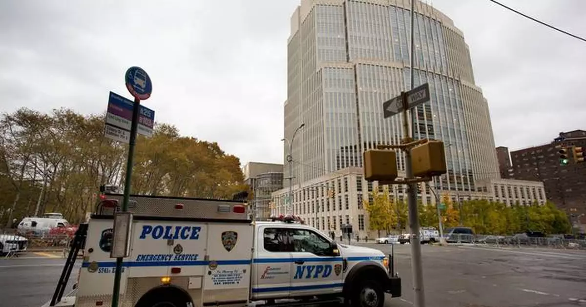 Alleged plot to bribe a juror with $100,000 upends former heavyweight boxer’s NYC drug trial