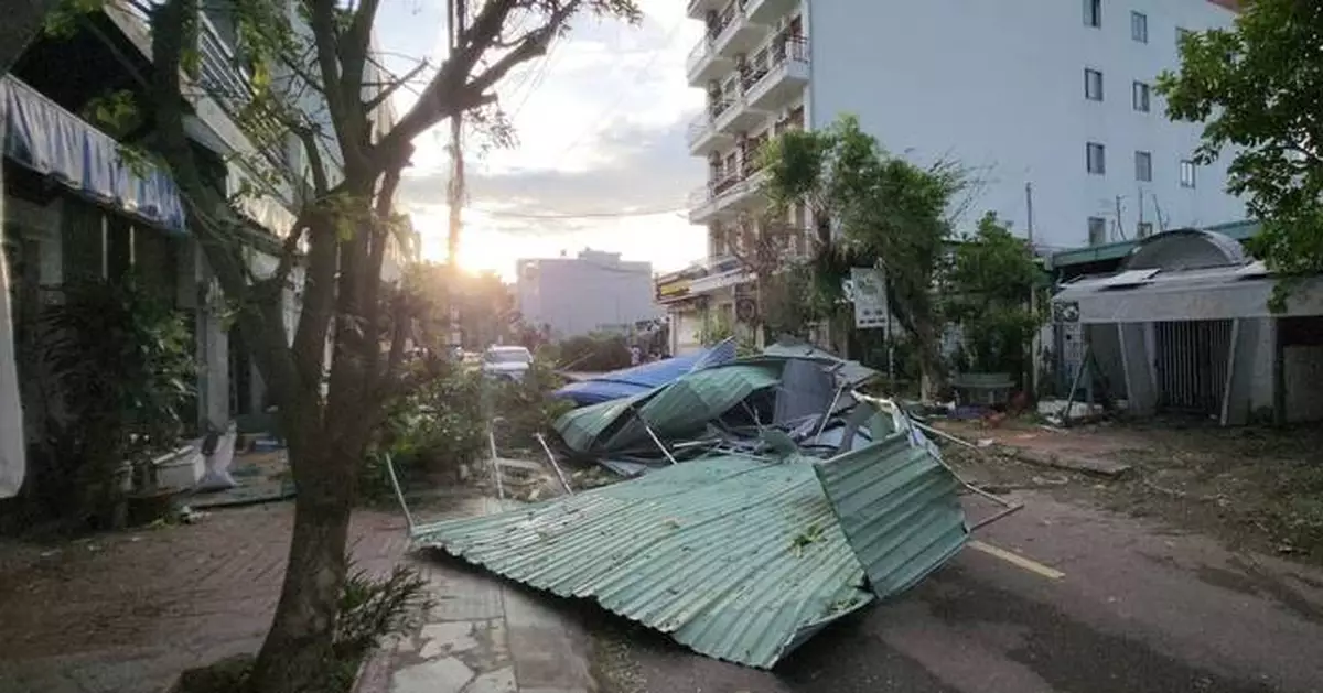 Typhoon Kalmaegi kills 5 people in Vietnam as the Philippines prepares for a new storm