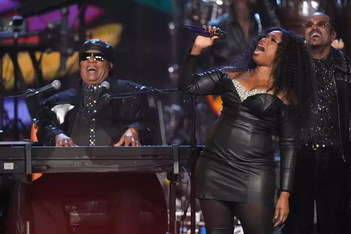 Stevie Wonder, from left Jennifer Hudson and Maxwell perform during the 2025 Rock and Roll Hall of Fame Induction Ceremony on Saturday, Nov. 8, 2025, at L.A. Live in Los Angeles. (AP Photo/Chris Pizzello)